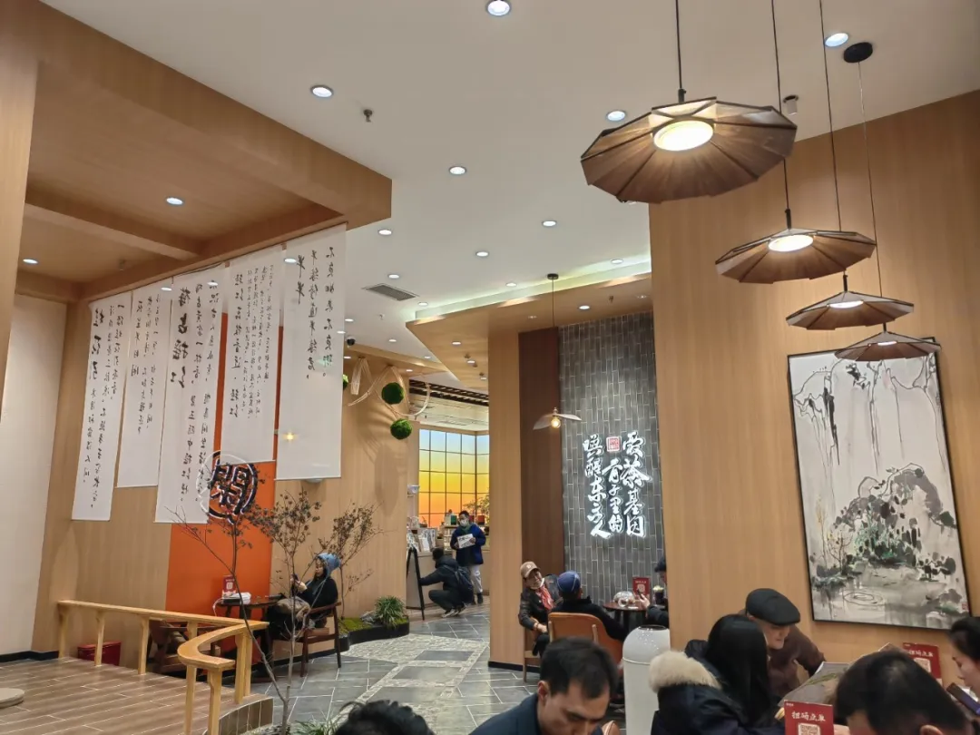 尊龙凯时LED场景体验专题④|尊龙凯时作为连锁照明专业品牌服务餐饮领域，升级就餐体验！